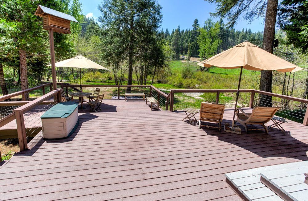 Fully Operational 4-Room Established Bed & Breakfast: 1221 Highway 41, Fish Camp, CA 93623